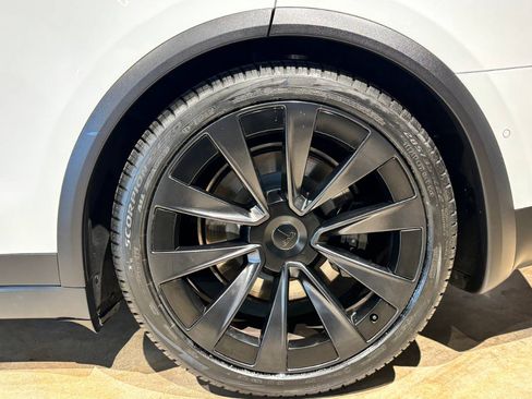 Used 2023 Tesla Model X image 12