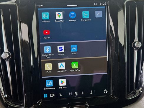 Used 2025 Volvo XC60 B5 Plus image 18