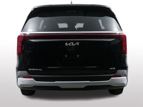 Used 2026 Kia Carnival LXS FWD image 10
