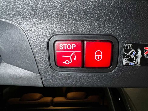 New 2026 Mercedes-Benz GLS 580 4MATIC image 18