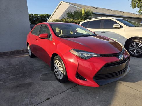 Used 2018 Toyota Corolla LE FWD image 3