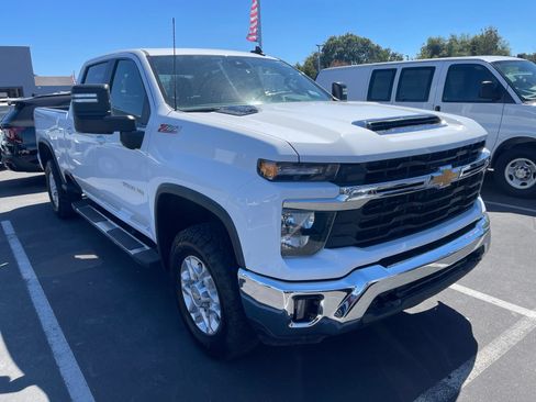 Used 2024 Chevrolet Silverado 2500 LT AWD/4WD image 1