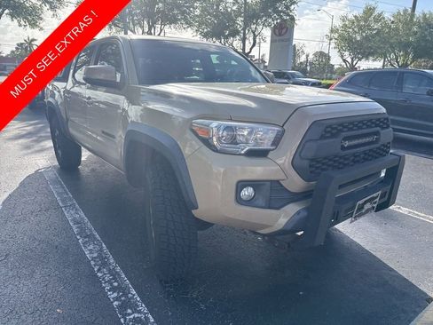 Used 2017 Toyota Tacoma TRD Off-Road image 1