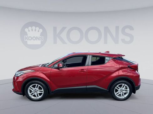 Used 2020 Toyota C-HR LE FWD image 2
