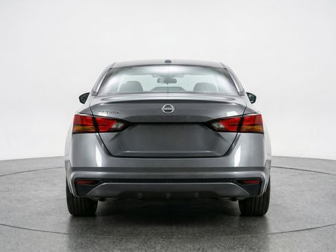 Used 2025 Nissan Altima 2.5 SV FWD image 7