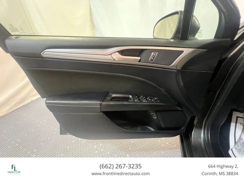 Used 2019 Ford Fusion SE FWD image 11