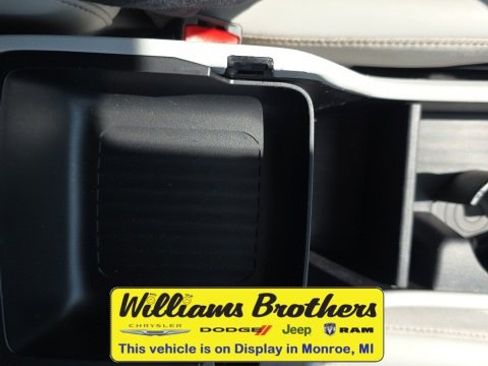 Used 2024 Hyundai Kona Limited image 20