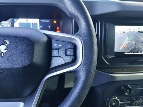 Used 2022 Ford Bronco Base image 25