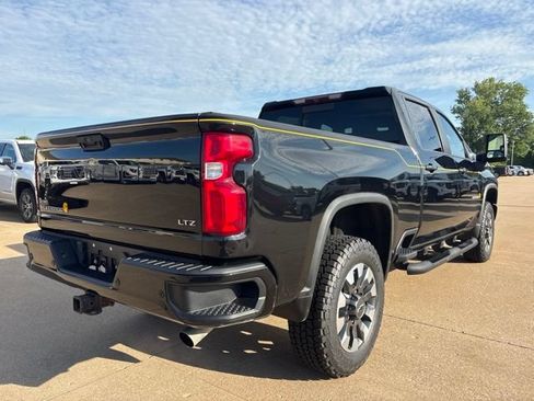 Used 2021 Chevrolet Silverado 2500 LTZ w/ Carhartt Edition AWD/4WD image 3