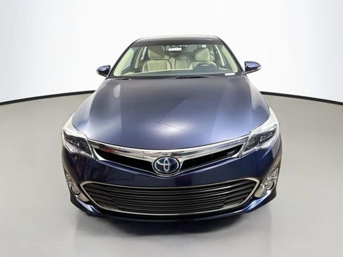 Used 2014 Toyota Avalon Limited w/ Technology Package FWD image 2