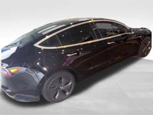 Used 2019 Tesla Model 3 Standard Range Plus image 3