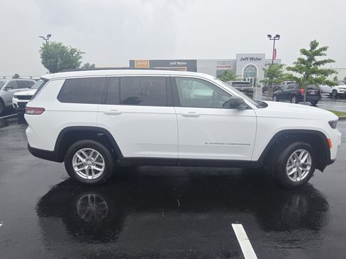 Used 2025 Jeep Grand Cherokee L Laredo w/ Luxury Tech Group I image 18