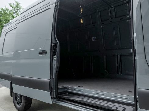 New 2026 Mercedes-Benz Sprinter 2500 image 10