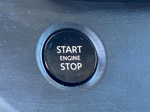 Certified 2025 Nissan Murano SV image 28