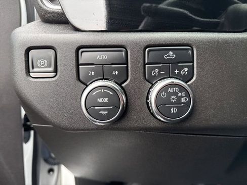 Used 2023 GMC Sierra 1500 Elevation image 18