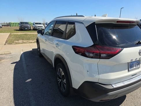 Used 2022 Nissan Rogue SV w/ SV Premium Package image 8