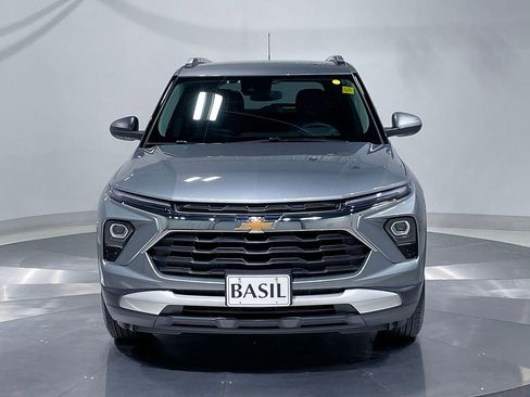 Used 2024 Chevrolet TrailBlazer LT w/ Driver Confidence Package FWD image 9