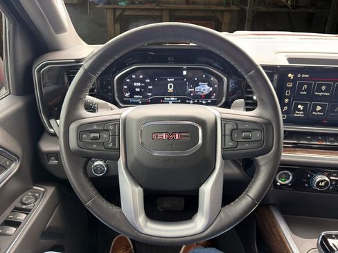 Used 2022 GMC Sierra 1500 Elevation w/ LPO, Elevation Black Package image 18