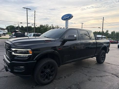 Used 2022 RAM 2500 Laramie w/ Night Edition AWD/4WD image 4