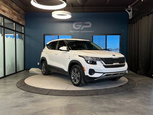 Used 2021 Kia Seltos LX image 1