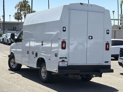 New 2025 GMC Savana 3500 w/ Power Convenience Package RWD image 5