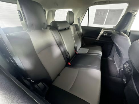 Used 2020 Toyota 4Runner SR5 Premium image 26