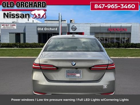 Used 2024 BMW 530i xDrive AWD/4WD image 8