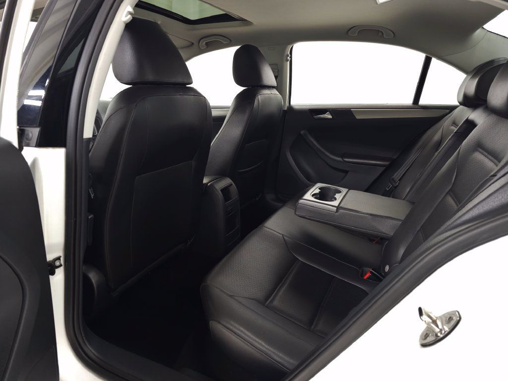 Used 2015 Volkswagen Jetta SE FWD image 24