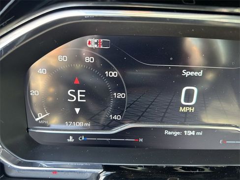 Used 2025 GMC Sierra 1500 Elevation image 12