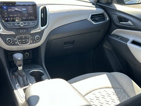 Used 2022 Chevrolet Equinox LT image 27
