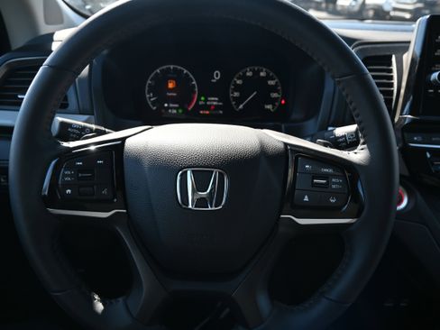 Used 2025 Honda Odyssey EX-L image 19