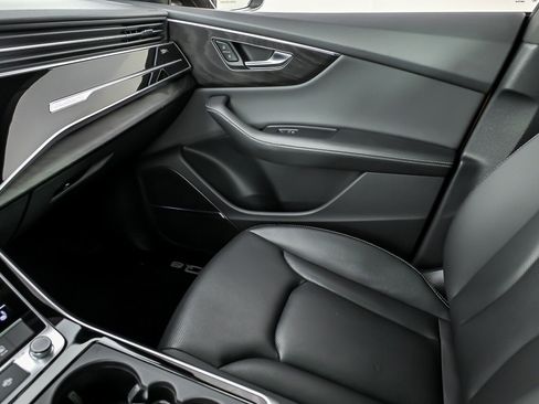 Used 2022 Audi Q8 Premium Plus AWD/4WD image 37