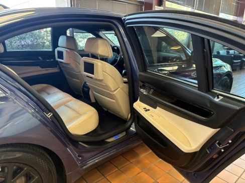 Used 2011 BMW ALPINA B7 xDrive w/ Rear Entertainment Pkg AWD/4WD image 34