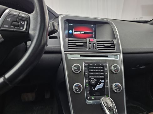 Used 2015 Volvo XC60 T5 image 21
