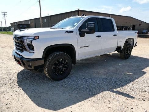 New 2026 Chevrolet Silverado 2500 LT w/ Trail Boss Package AWD/4WD image 8