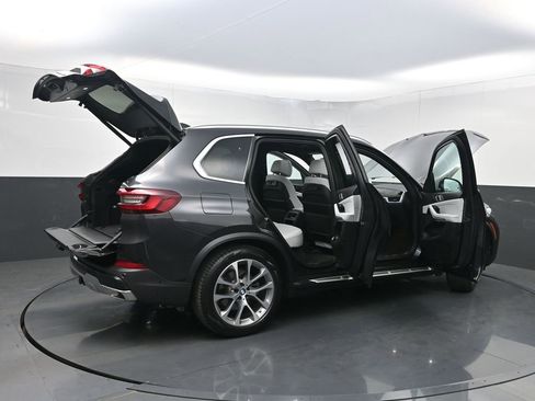 Used 2023 BMW X5 xDrive40i w/ Luxury Seating Package image 42