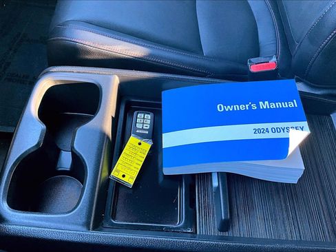 Used 2024 Honda Odyssey Sport image 11