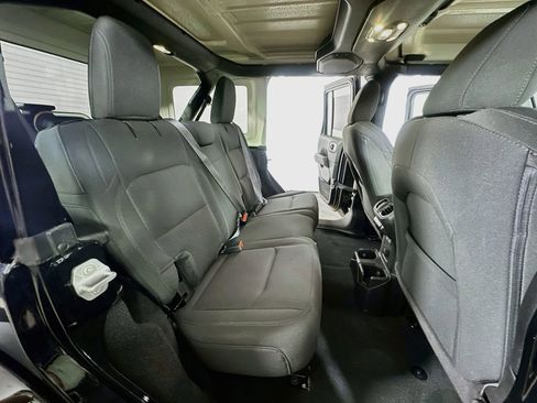 Used 2023 Jeep Wrangler Unlimited Sahara AWD/4WD image 11