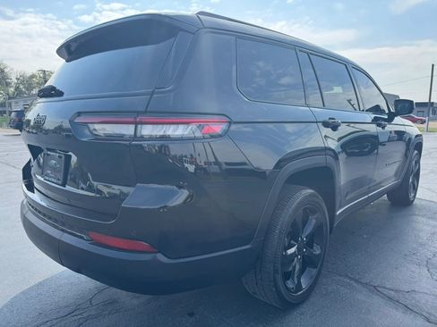 Used 2023 Jeep Grand Cherokee L Laredo image 3