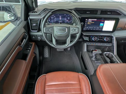 Used 2025 GMC Sierra 1500 Denali Ultimate AWD/4WD image 17