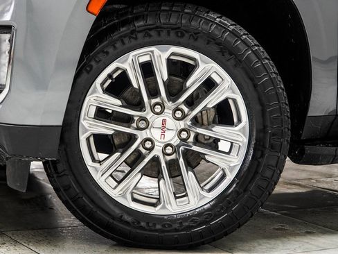 Used 2021 GMC Yukon SLT w/ SLT Luxury Plus Package image 3