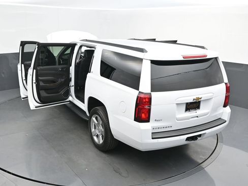Used 2019 Chevrolet Suburban LT image 38
