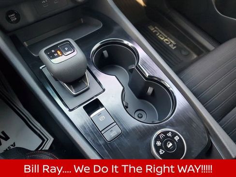 Certified 2025 Nissan Rogue SV image 25