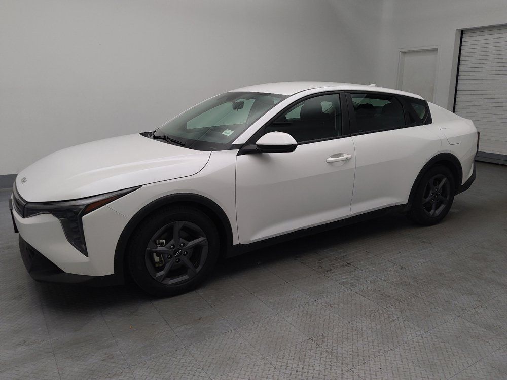 Used 2025 Kia K4 FWD image 2