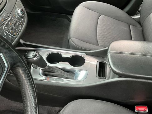 Used 2020 Chevrolet Malibu LT image 18