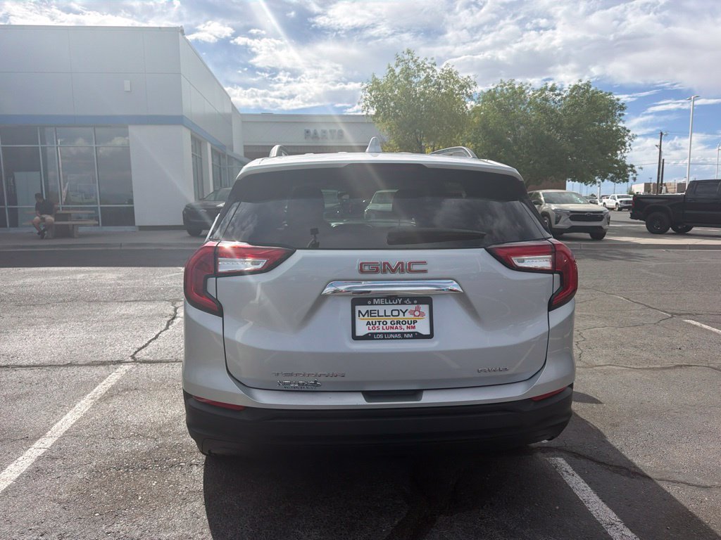 Certified 2022 GMC Terrain SLE w/ Driver Convenience Package AWD/4WD image 3