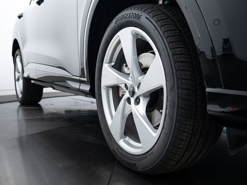 New 2025 Audi Q5 Premium Plus image 18