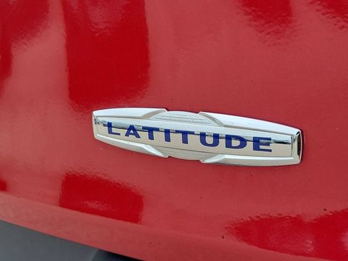 Used 2015 Jeep Cherokee Latitude FWD image 6