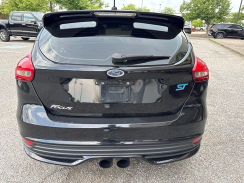 Used 2017 Ford Focus ST FWD image 9