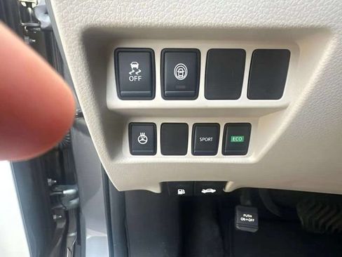 Used 2020 Nissan Rogue Sport SV w/ All-Weather Package FWD image 8